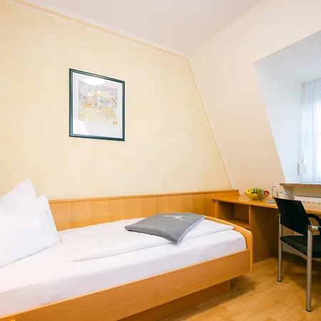 Szálloda Jaegerwirt Straßwalchen